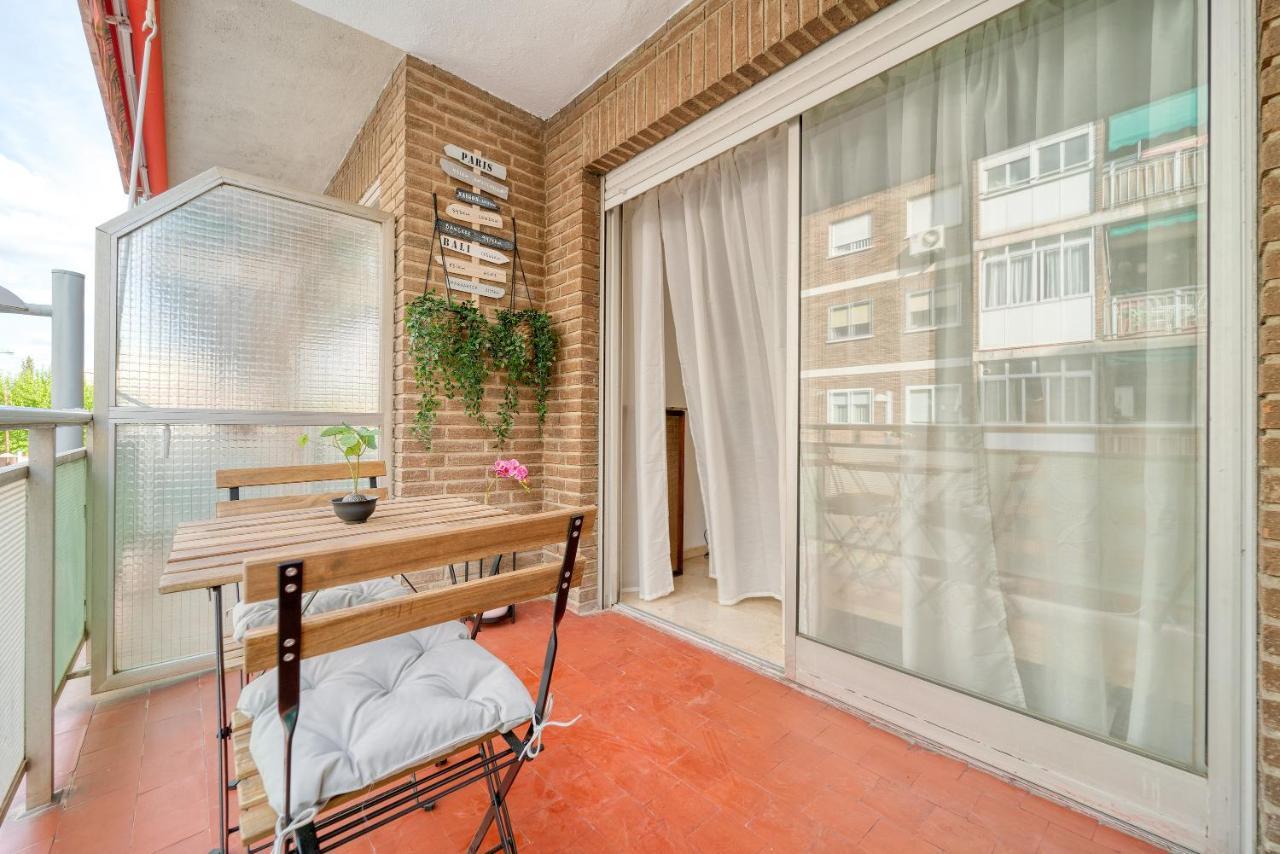 B Casacafe Madrid Pozuelo 2 Bano Fuera De La Habitacion O Compartido Pozuelo de Alarcón Dış mekan fotoğraf