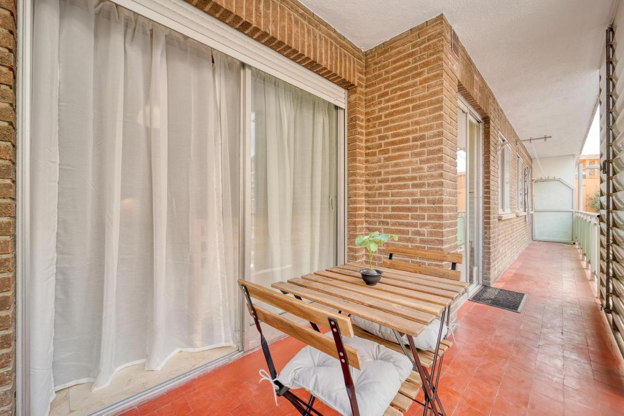B Casacafe Madrid Pozuelo 2 Bano Fuera De La Habitacion O Compartido Pozuelo de Alarcón Dış mekan fotoğraf