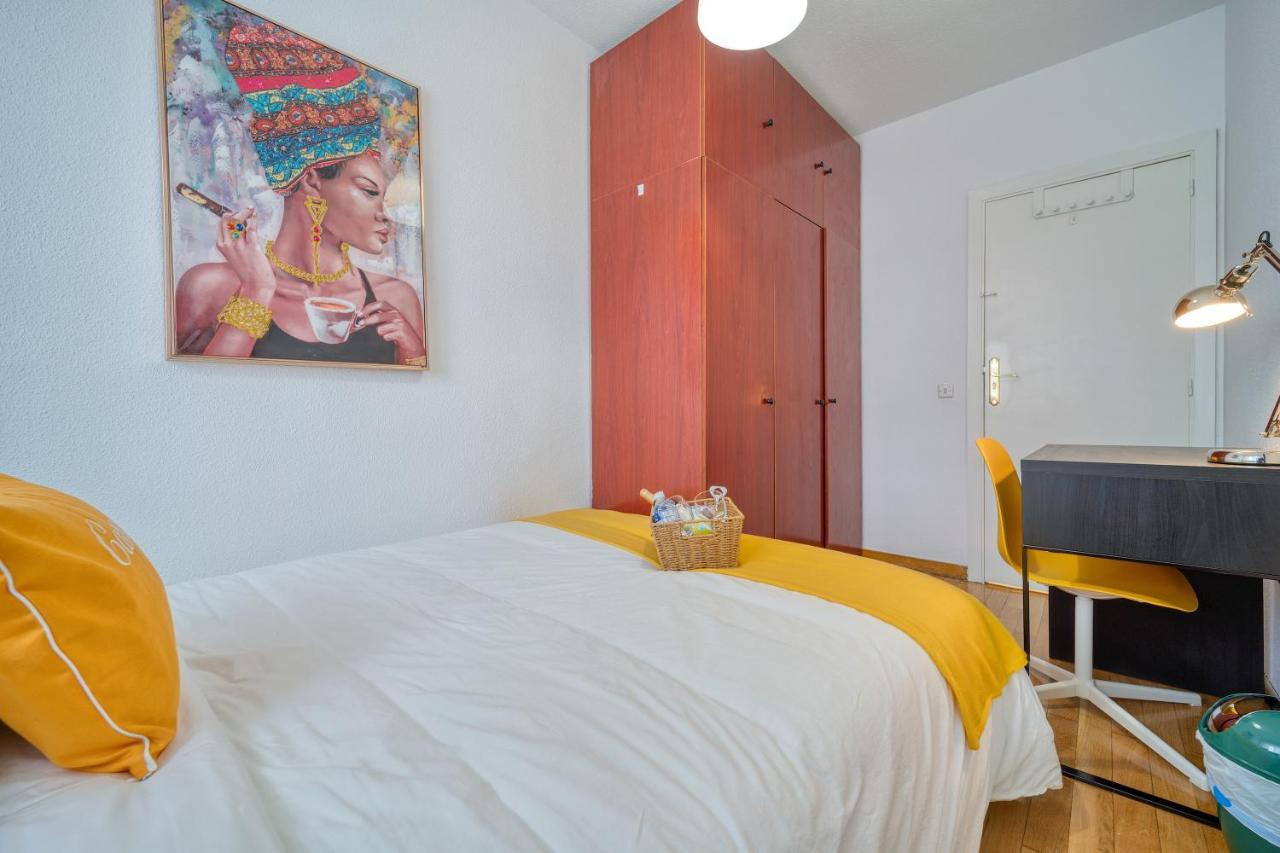 B Casacafe Madrid Pozuelo 2 Bano Fuera De La Habitacion O Compartido Pozuelo de Alarcón Dış mekan fotoğraf