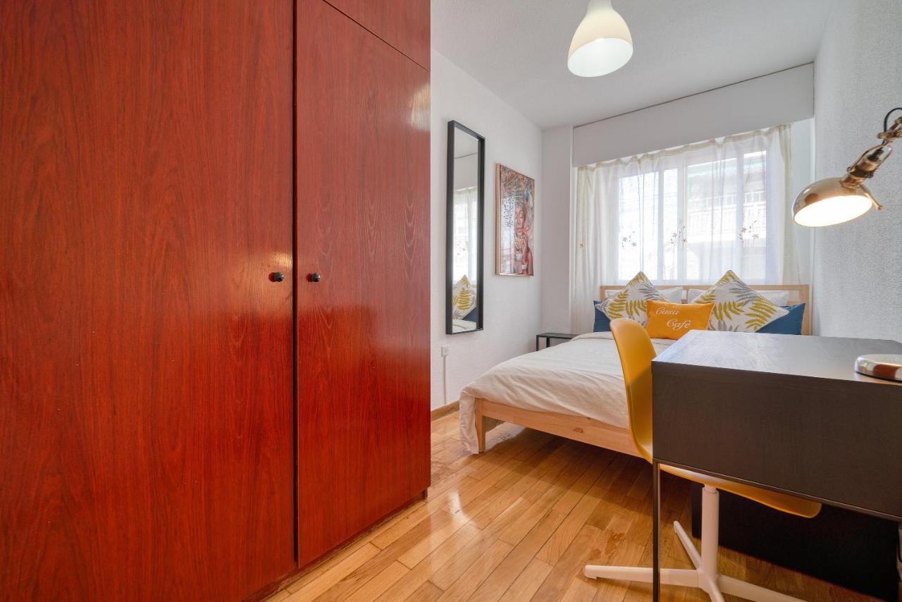B Casacafe Madrid Pozuelo 2 Bano Fuera De La Habitacion O Compartido Pozuelo de Alarcón Dış mekan fotoğraf